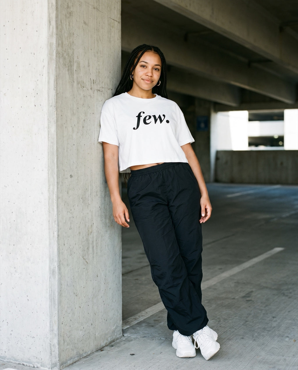 few-serif crop-women worn
