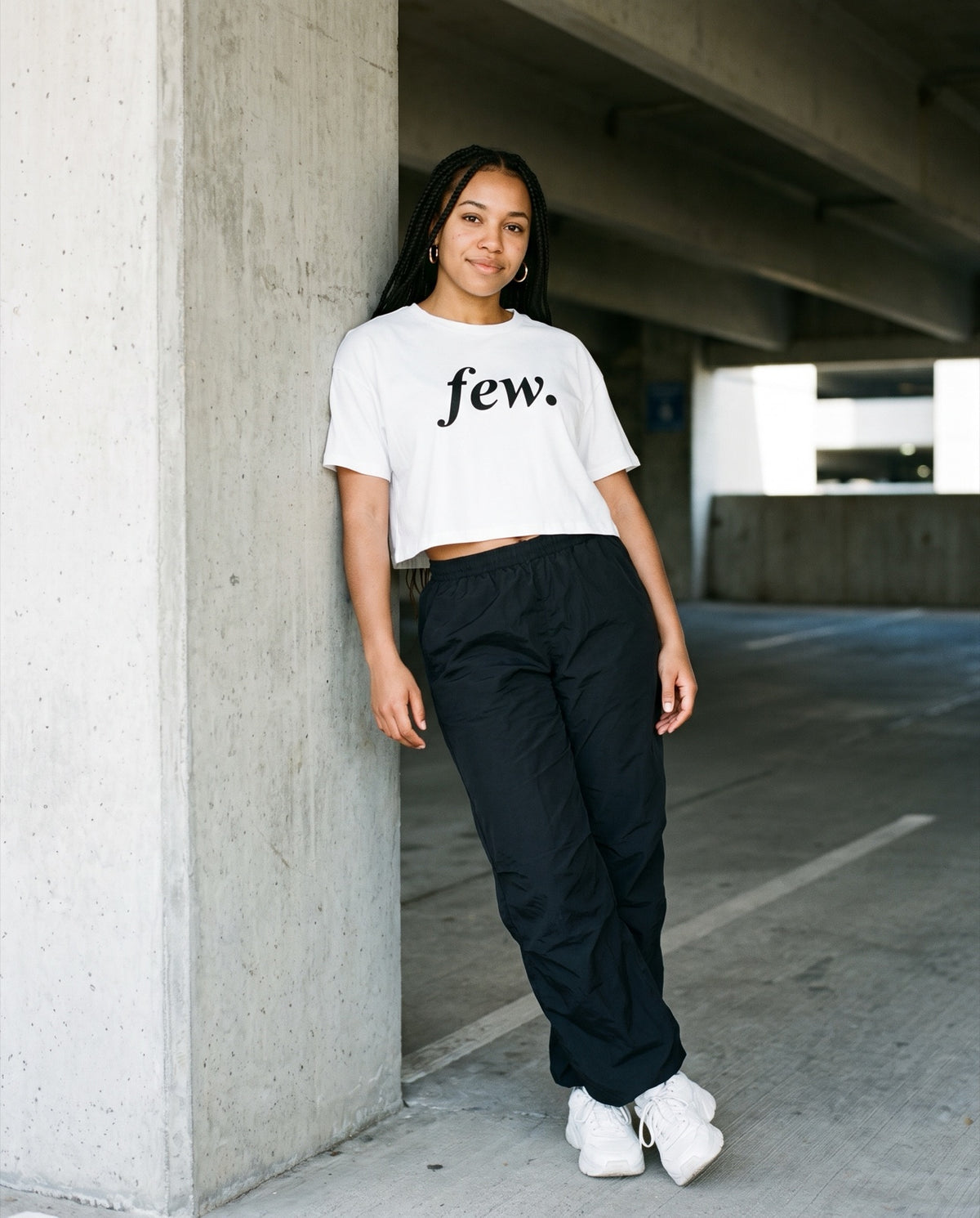 few-serif crop-women worn